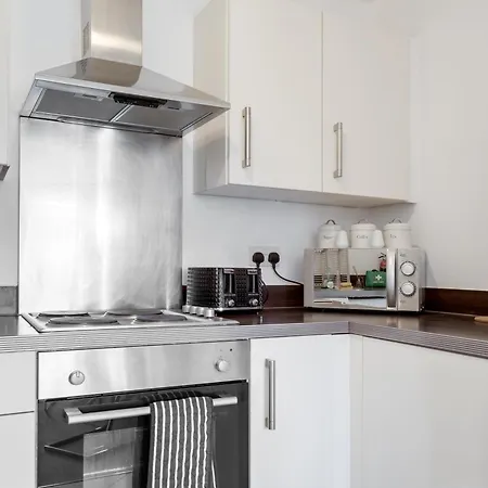Pan Asian Haven With Balcony With Cityview And Free Parking Birmingham