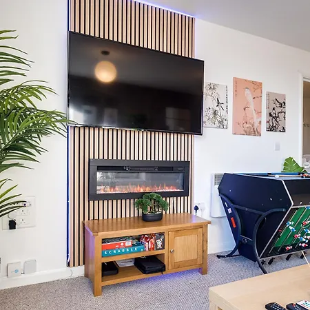 Pan Asian Haven With Balcony With Cityview And Free Parking Apartment