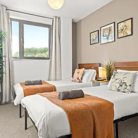 Pan Asian Haven With Balcony With Cityview And Free Parking Apartment